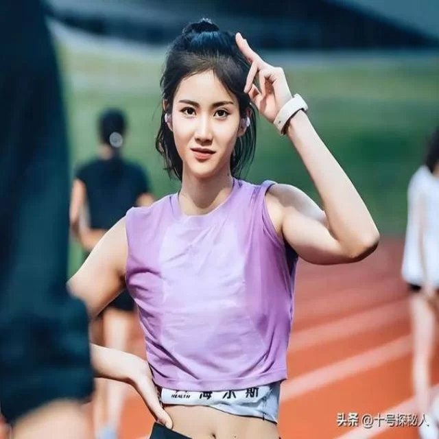 曾凡博季后赛表现引热议